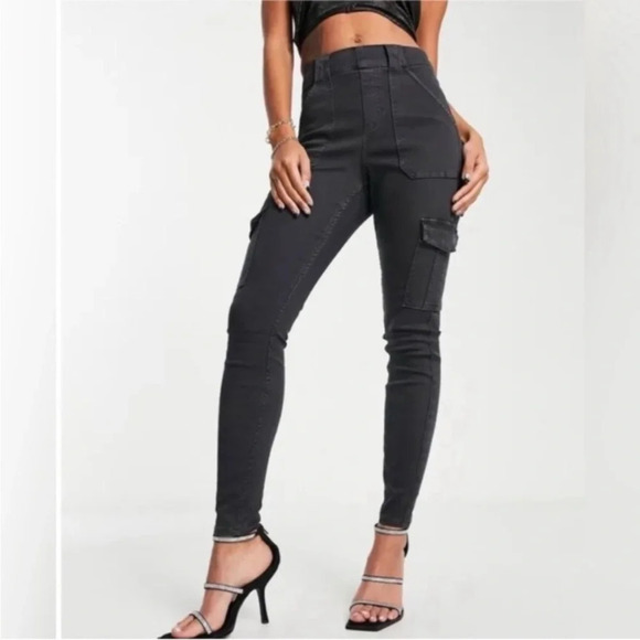 NWT Spanx Twill Ankle Cargo High Rise Pant Stretch Grey Size M Washed Black - Picture 2 of 11